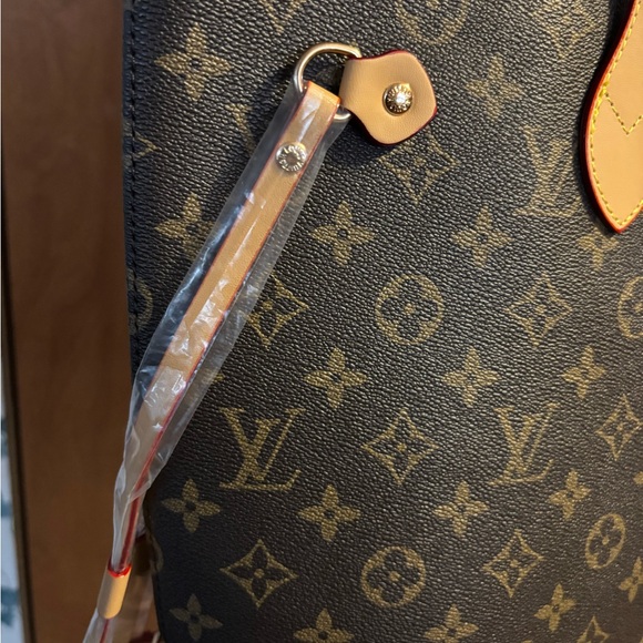 Ladies Stylish Monogram Purse/Tote - Picture 5 of 7